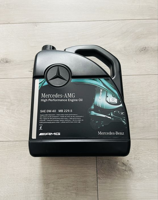 *НОВО* Оригинално моторно масло Mercedes AMG 0W40