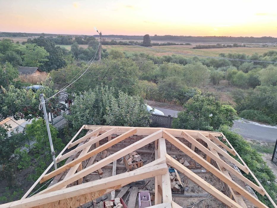Montaj acoperiș tablă, ferestre Velux, pazie și profile