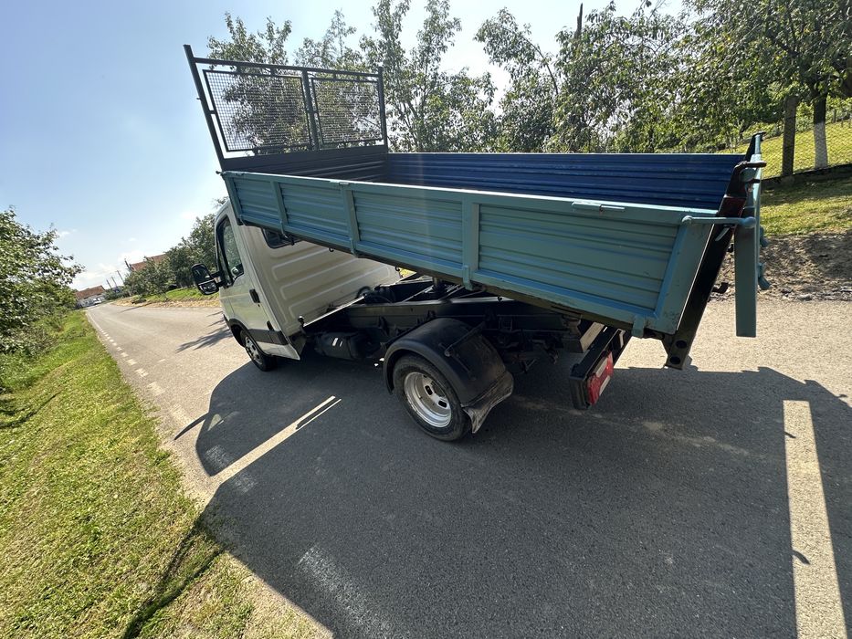 Vand Iveco daily  an 2013-2.3D rate fixe doar cu buletinul tbi bank