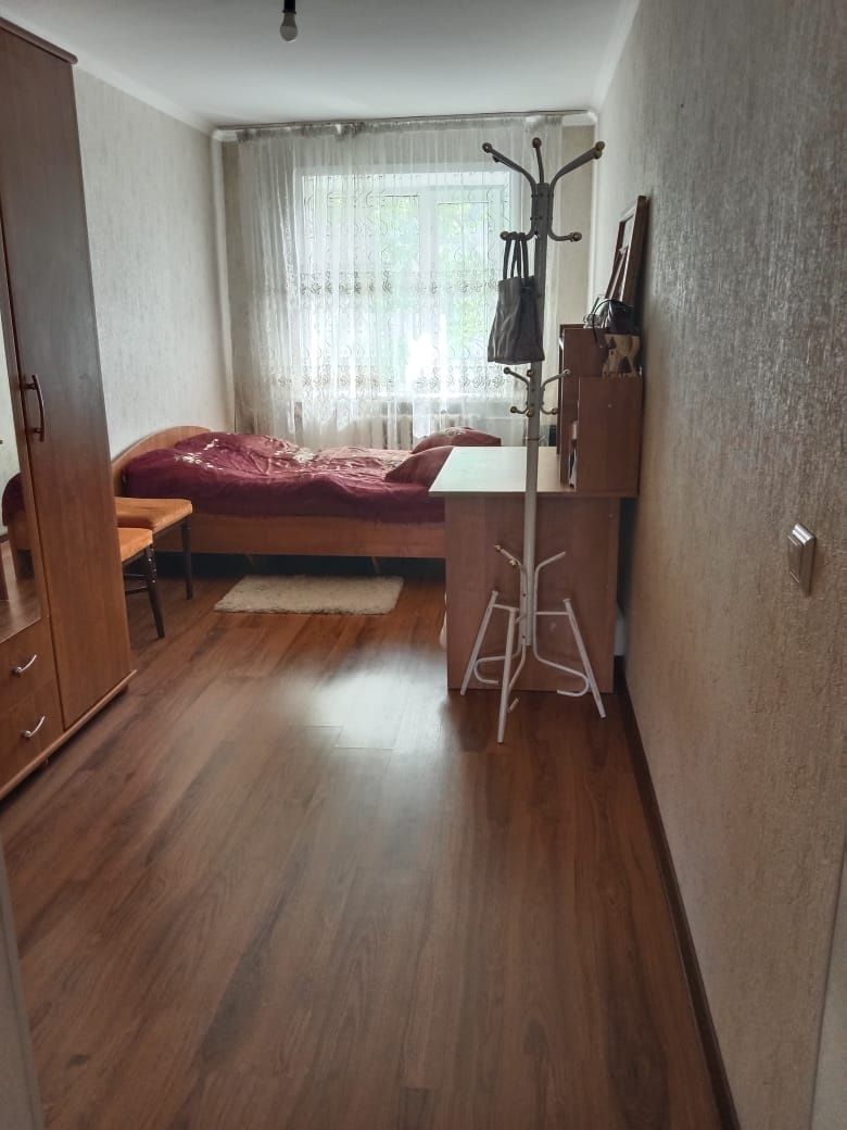 Продам квартиру 3х ком. Петрова 12 , 3 этаж