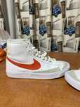 Vând adidași nike blazer red stripe