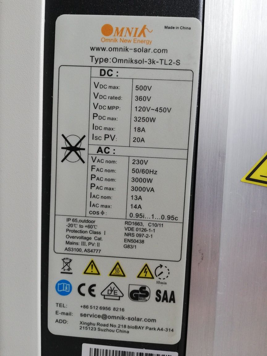 Продавам монофазен мрежов инвертор 3 kW