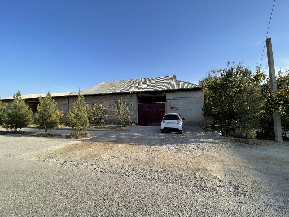 Navoiy shahri Umid qo’rg’onidan hovli sotiladi