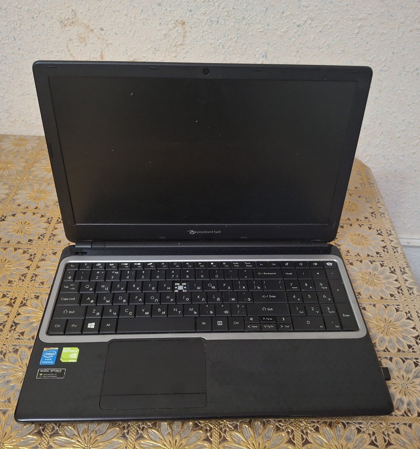 Notebook laptop.