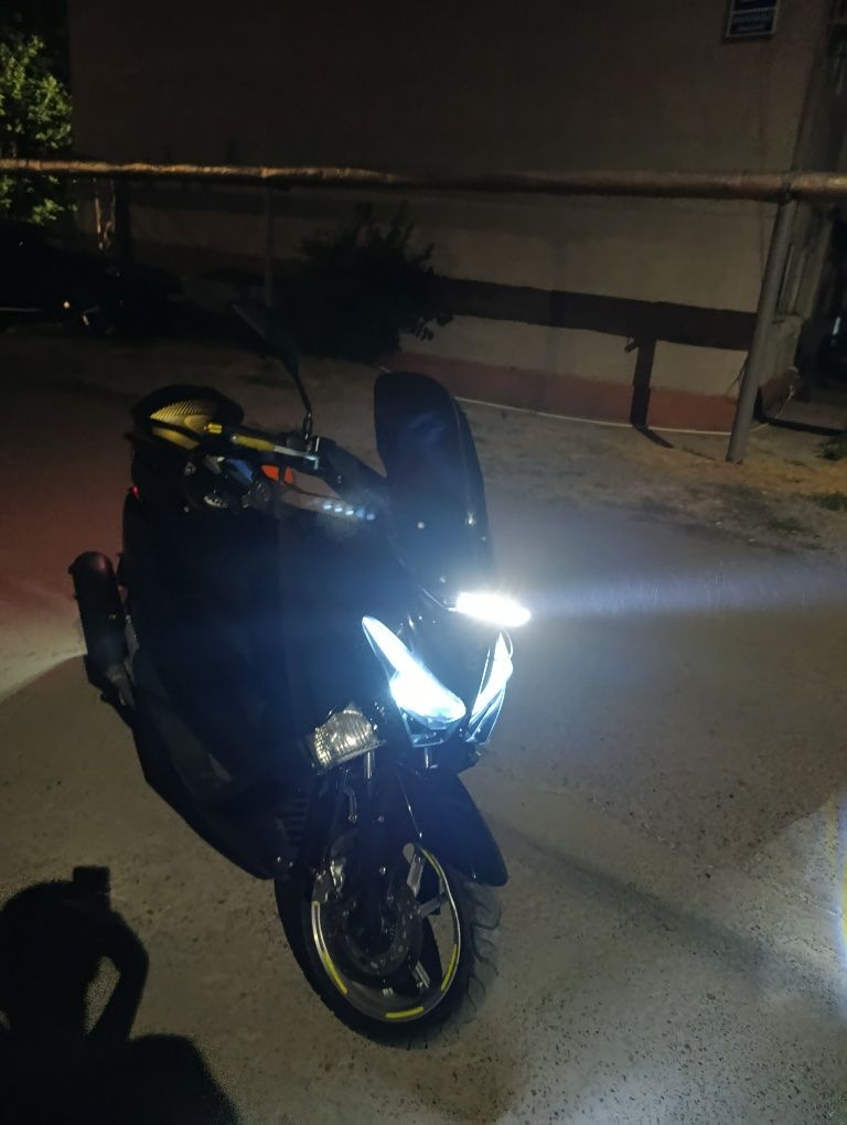 Скутер S-MAX 1000KM Идеальное состояние