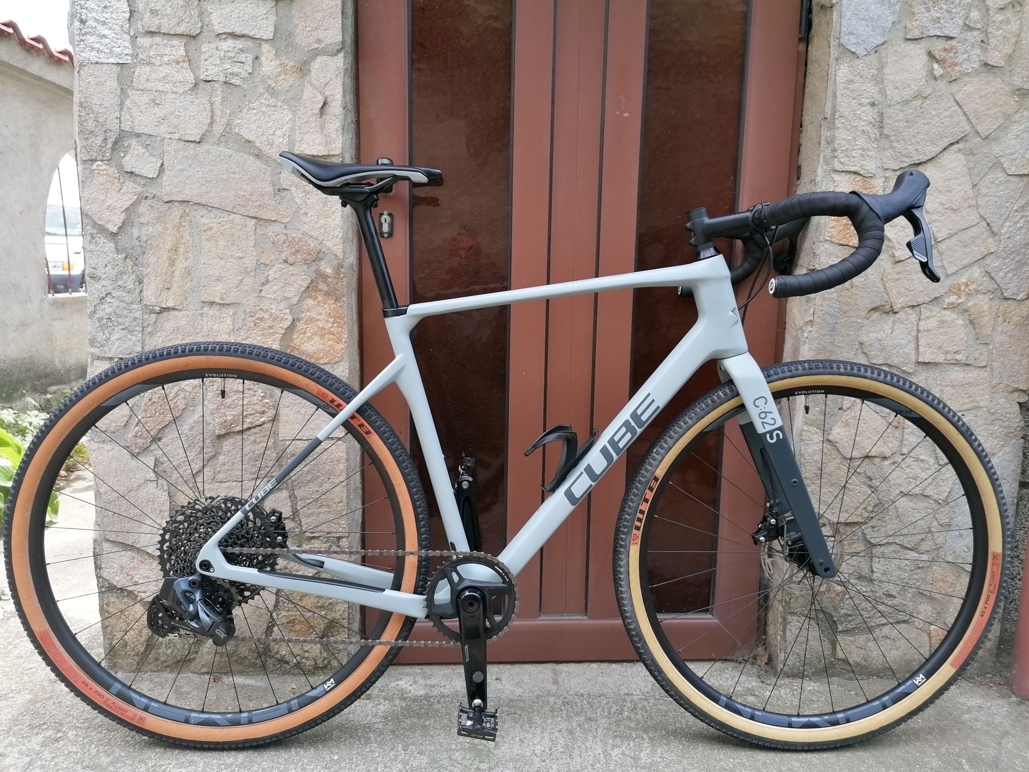 CUBE C:62S Гравел 8,4 кг. Sram GX 1*12