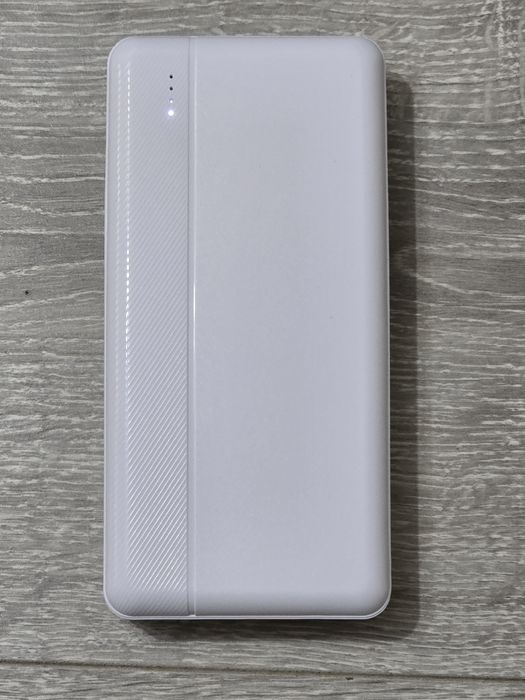 Power Bank 20.000mAh – 2 intrări/ieșiri, USB-C, LED display