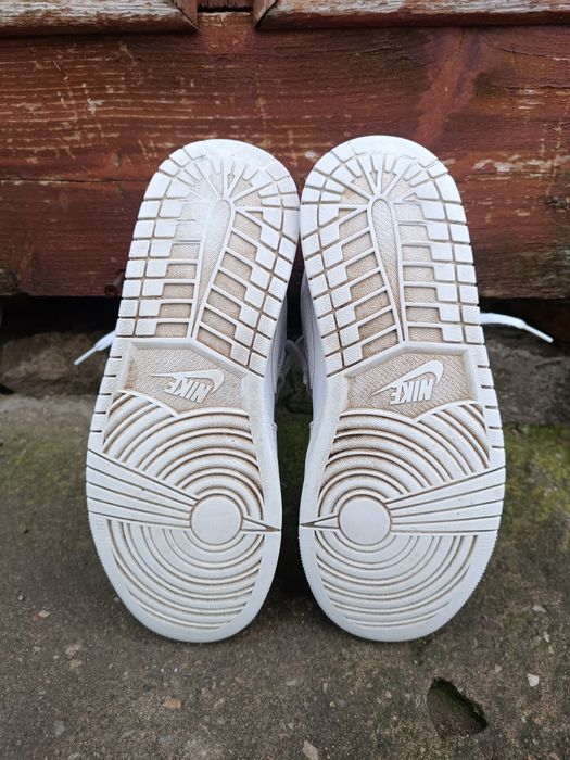 jordan 1 mid triple white 40