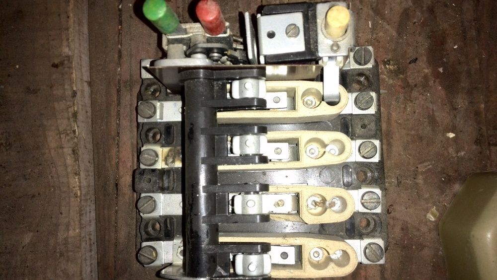 intrarupator contactor 25 A /un380/220