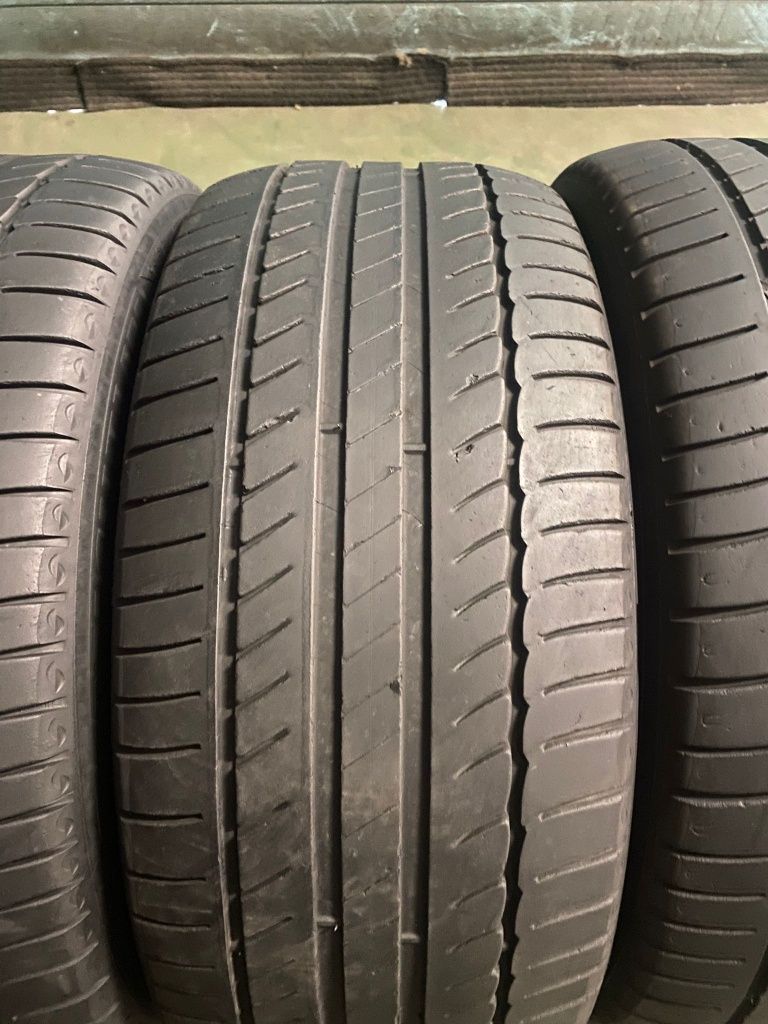 245 45 17 Michelin vara