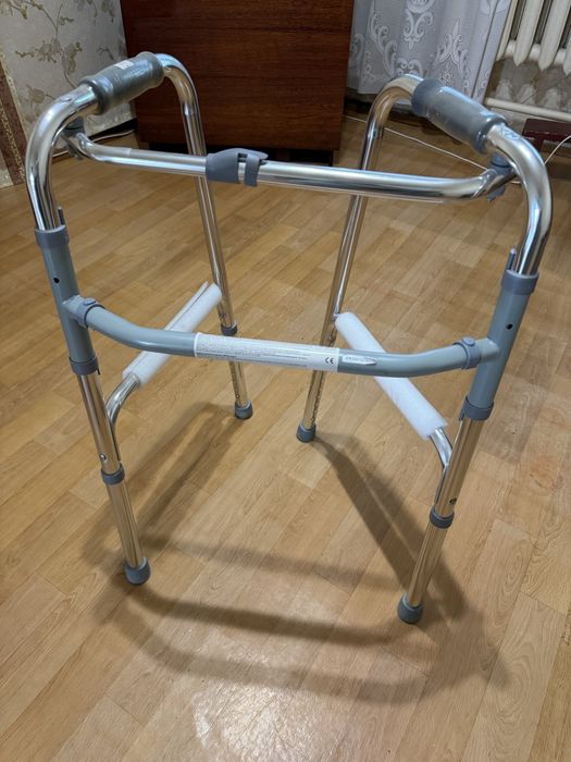 Продам ходунки для пожилых людей