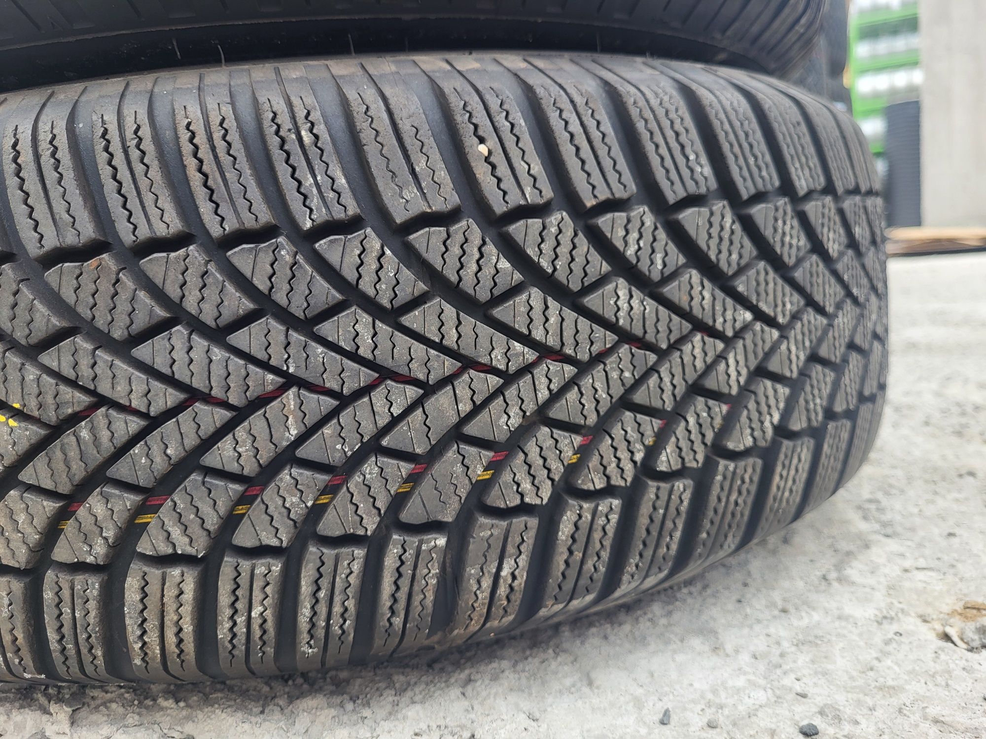 4 бр зимни 215/65/16 Bridgestone