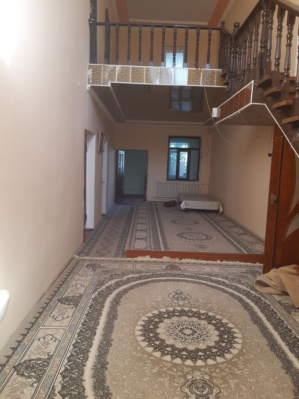 Urganch tumanida 600 metr kvadrat 2 qavatli hovli zudlik bn sotiladi