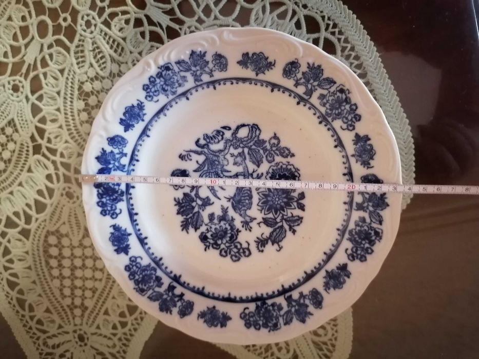 Set farfurii cu ornamente din cobalt, 12 persoane, made in RSR vintage