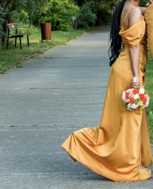 vand rochie eveniment