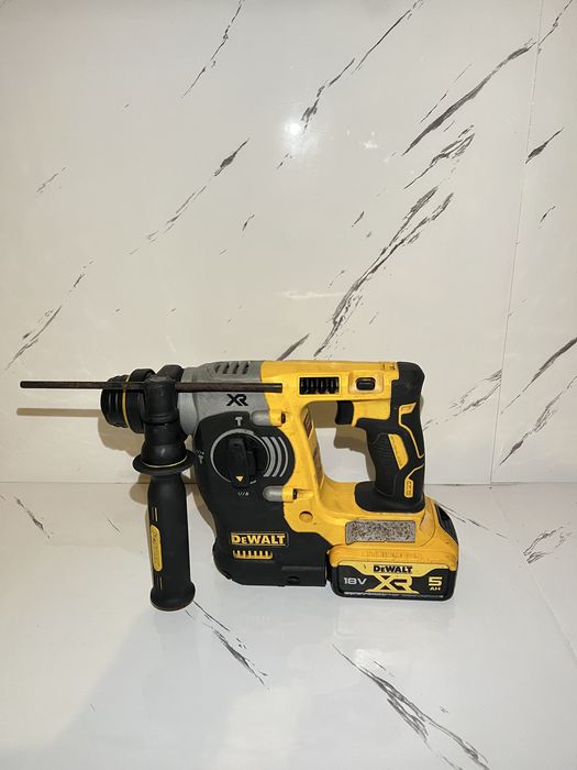 Ciocan Rotopercutor DeWALT DCH273