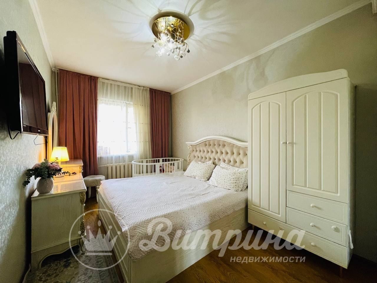 Продается 4х комнатная квартира на Айбеке, Ойбек, Госпитальный