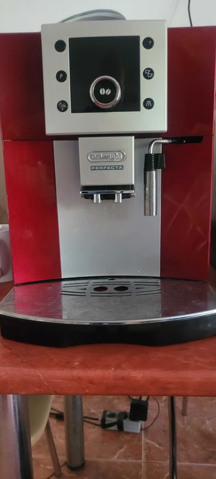Expresoare de cafea Jura Impresa F50, Delonghi, Nivona CafeR+1 piese