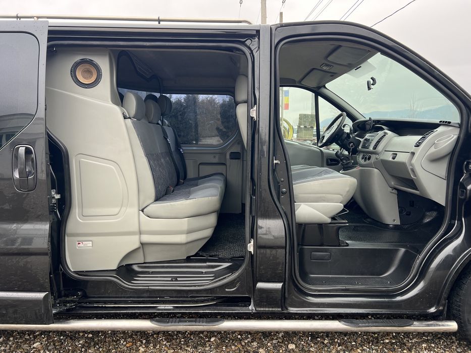 Vivaro lung 5 locuri mixt AC