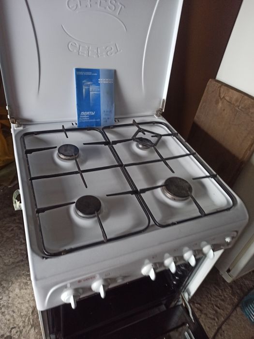 Продам качественную газовую плиту Гефест 60на60 60на60