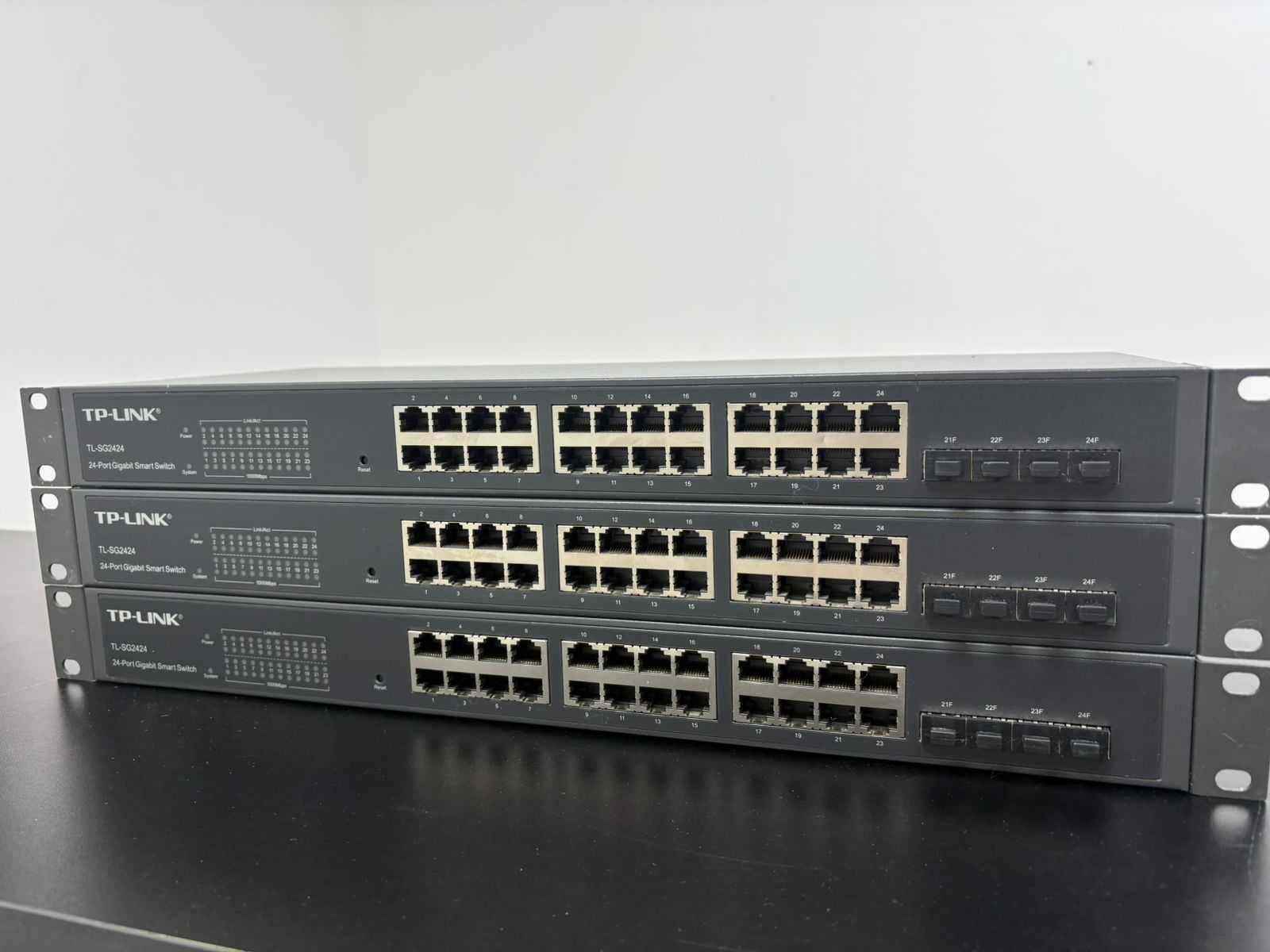 Gigabit управляемый коммутатор / свитч D-Link 52 портов и TP-Link 24