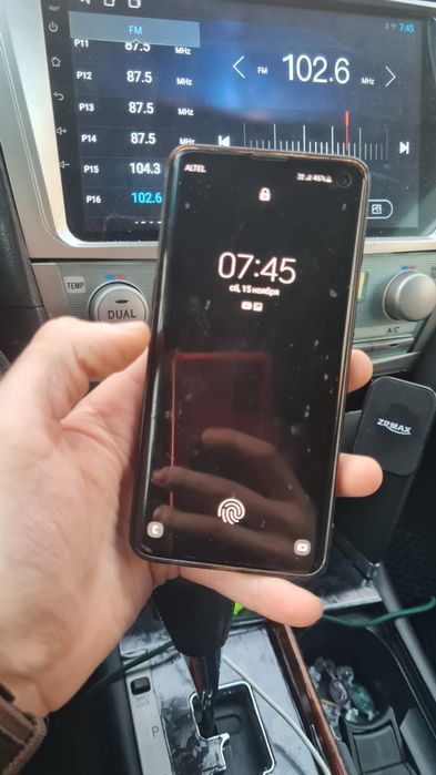 Samsung s10 телефон