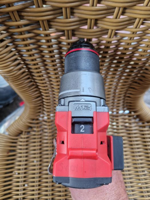 Autofiletanta cu percuție Milwauke M12 FPD2 2025