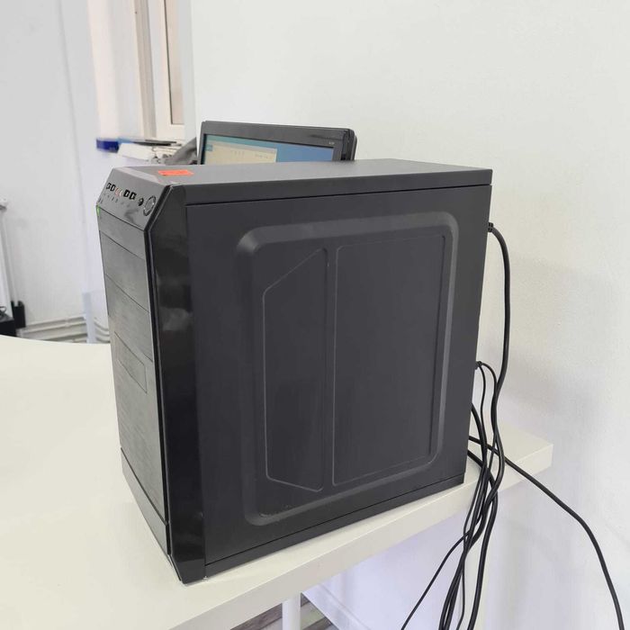 Calculator complet + Monitor I3, 8 GB RAM