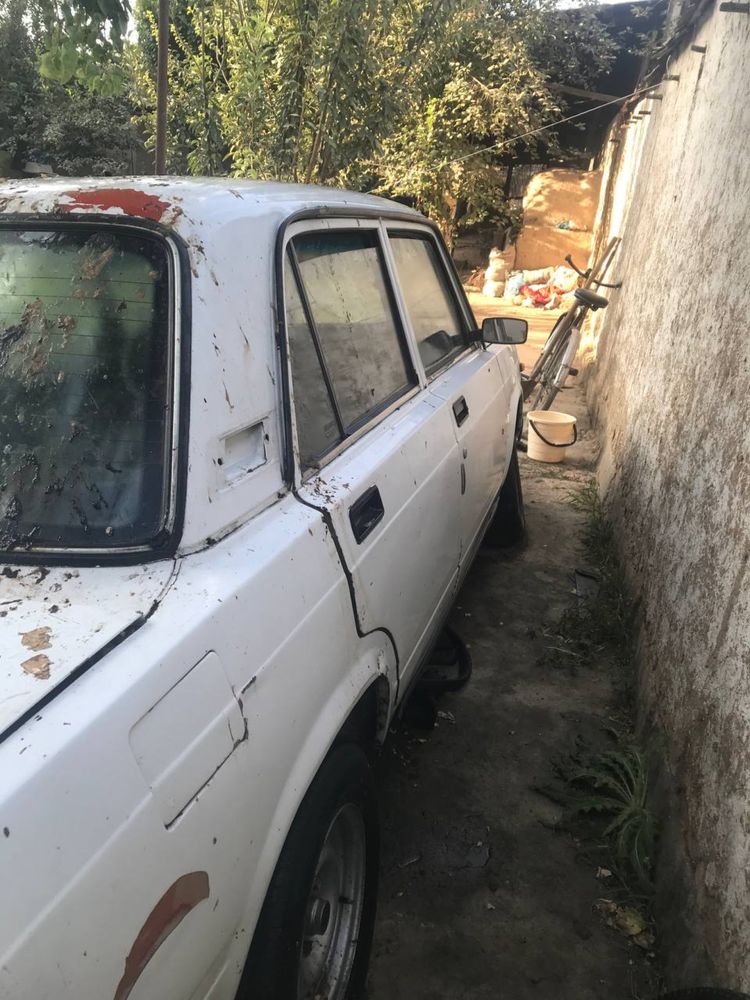Vaz 2107 sotiladi