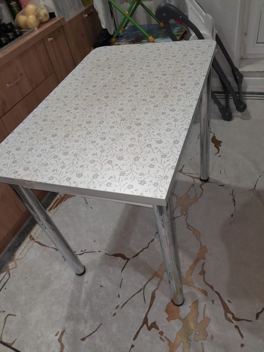 Продам Кухонный стол