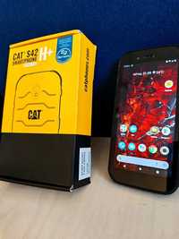 Телефон Caterpillar CAT S42 H+ Водоустойчив и удароустойчив