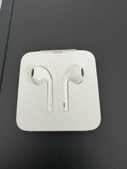 Нови оригинални Apple жични слушалки