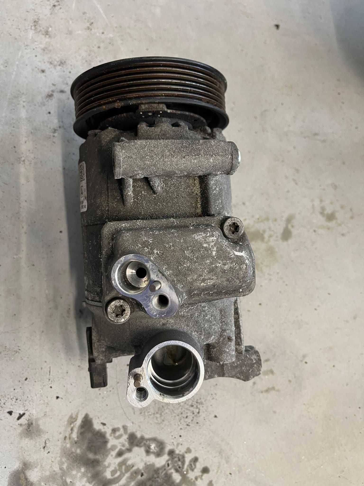 Compresor Ac VW , Audi , Seat , Skoda cod : 5N0820803A