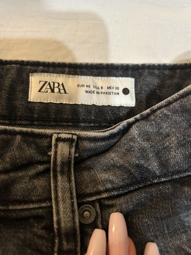 Черни дънки на Zara в отлично състояние, размер 40