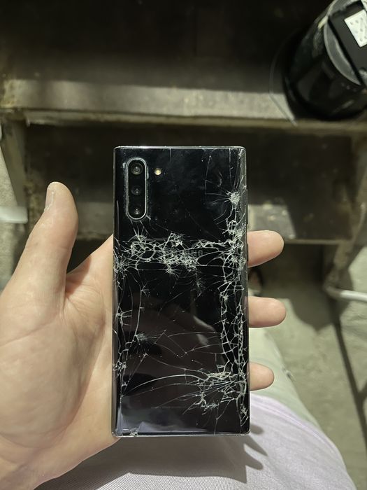 Samsung note 10 ishlaydi ekran ketgan