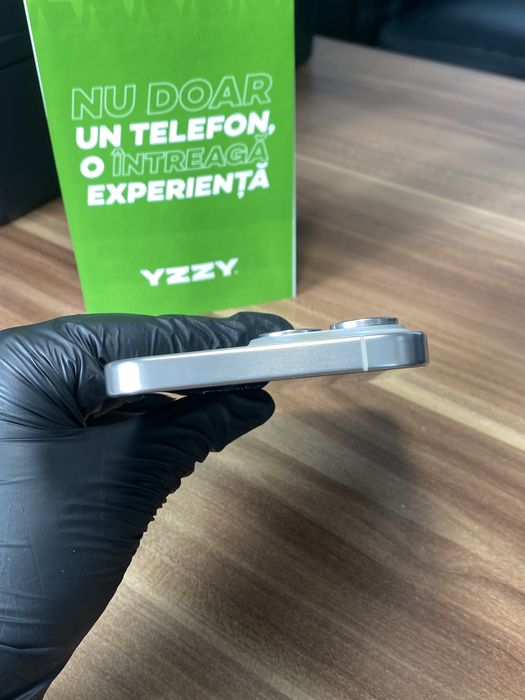 iPhone 15 Pro Max / 256 GB / Sănătate baterie 100% / Ca nou