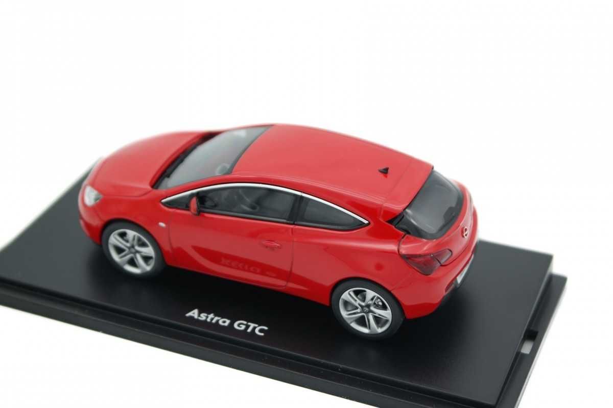 Macheta Opel Astra GTC Motorart 1:43