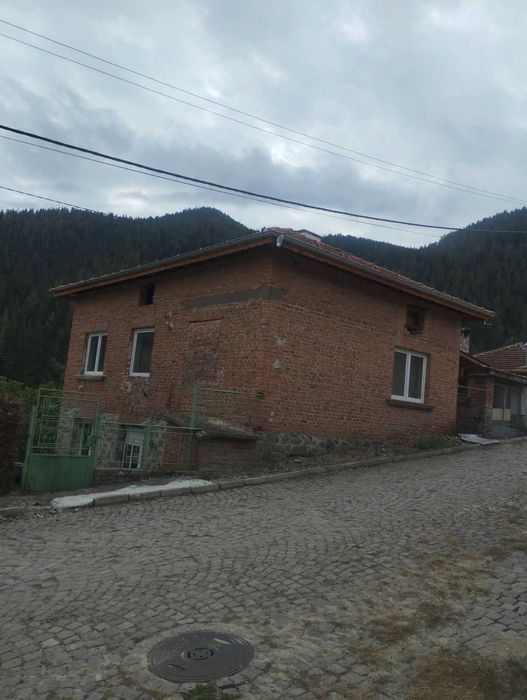 Двуетажна къща с.Фотиново