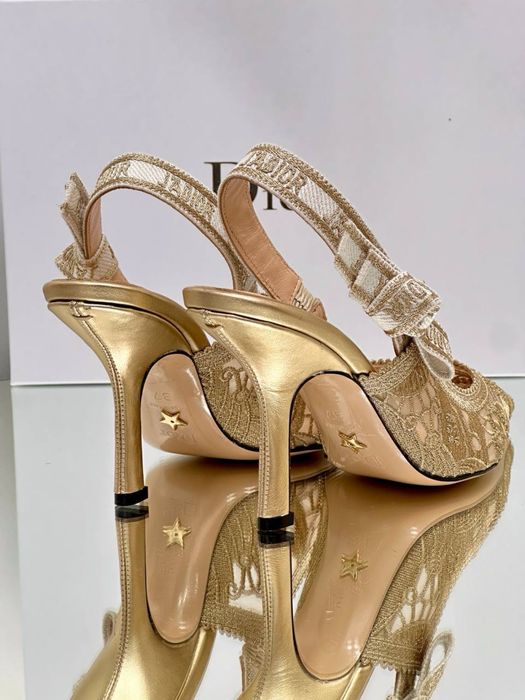 Pantofi-sandale Christian Dior colecția noua Piele naturală 100%