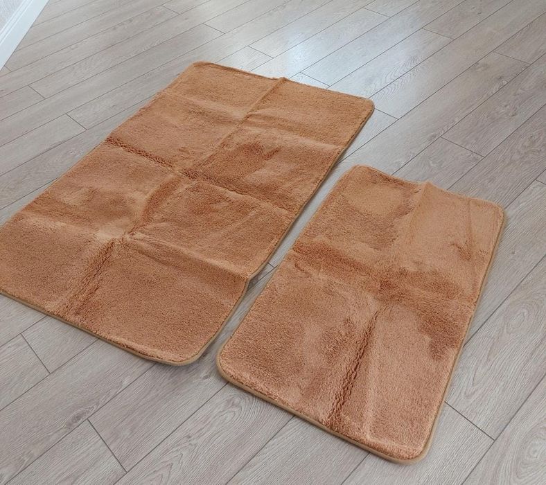 Новые коврики 2 шт