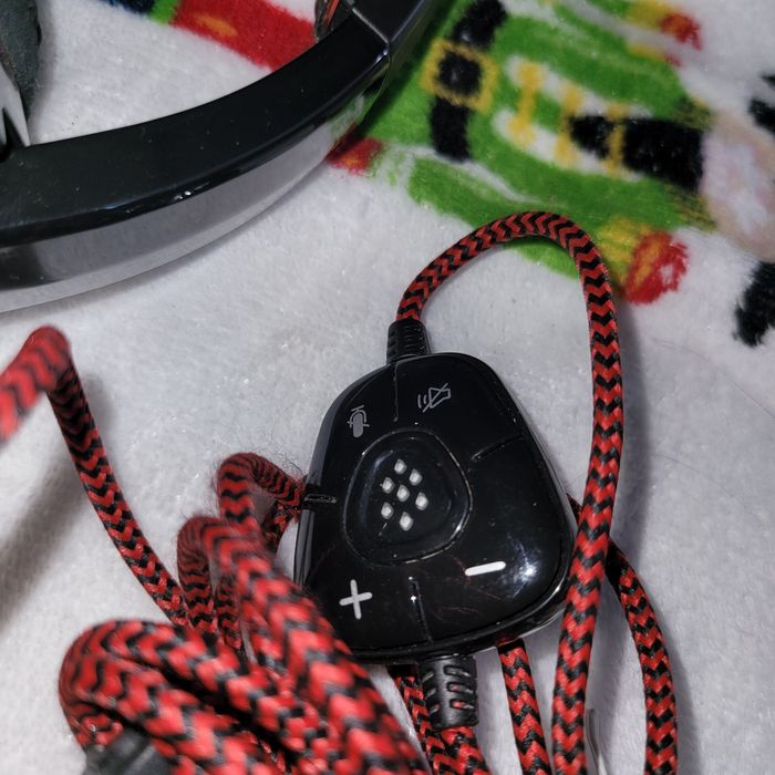 Vând căști originale