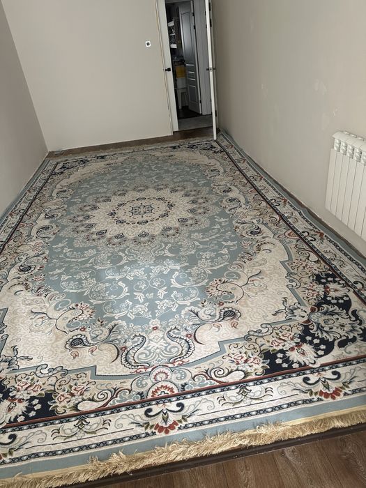 Ковёр 4х3 в отличном состоянии