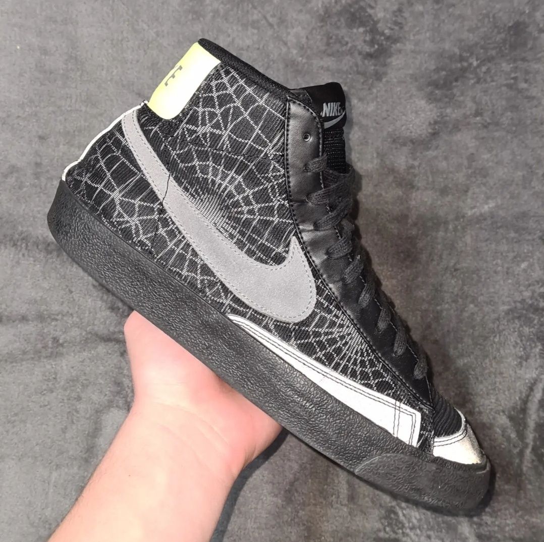 Nike Blazer Mid 77 Spider Web Halloween ( unele parti reflective )