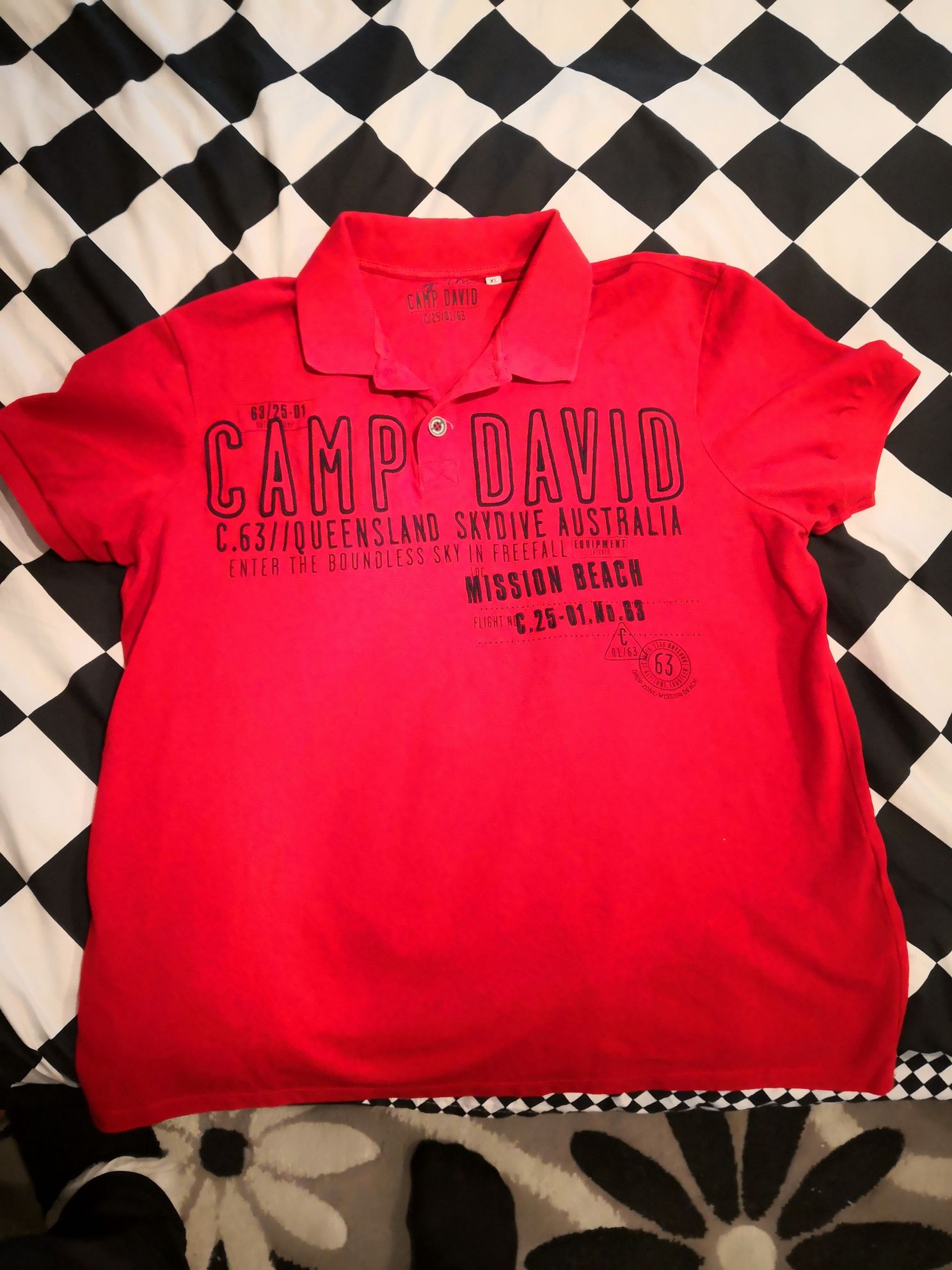 Tricouri Camp David.