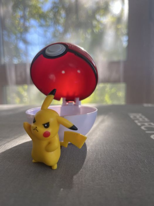 Пикачу в Покебол