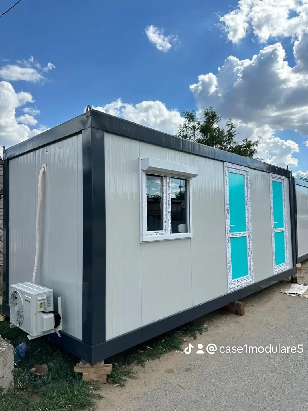 Vand containere pentru birou sau spatiu de depozitare. 
Producem dimen