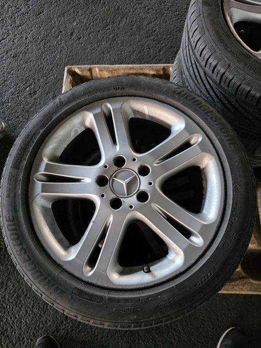 Джанти за Mercedes W211 оригинални 17-ки с летни гуми