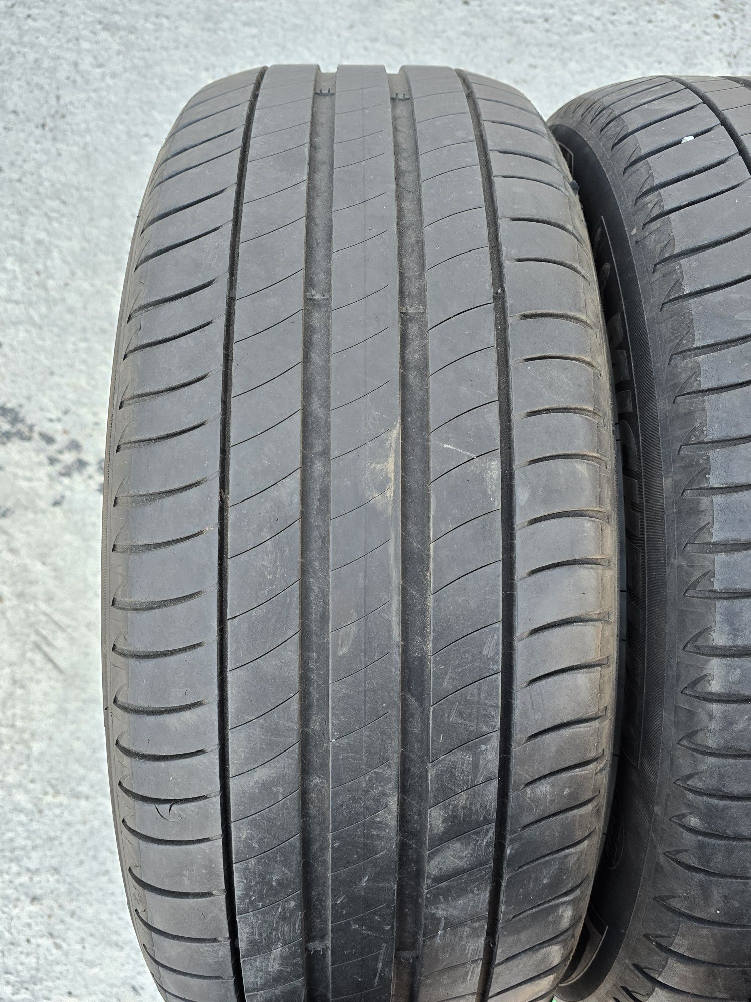 2 Броя 215/50/18 Michelin 5,2mm 2020DOT