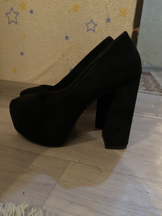 Каблук новый черный цвет