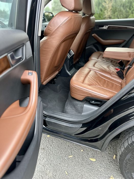 Audi Q5 Qattro 2.0 tdi automat an fab 2011 pretul este Negociabil